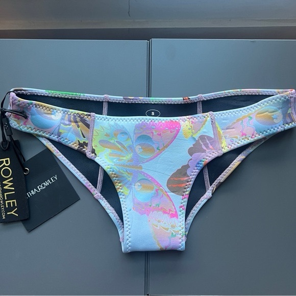 Cynthia Rowley blue ombre butterfly print neoprene swimsuit - Picture 4 of 11